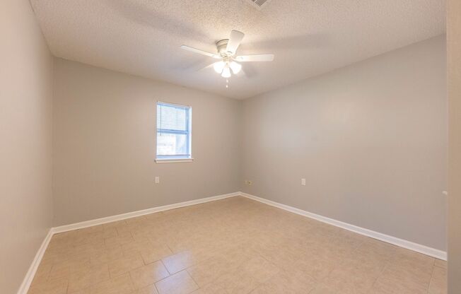 3 beds, 1 bath, $1,165