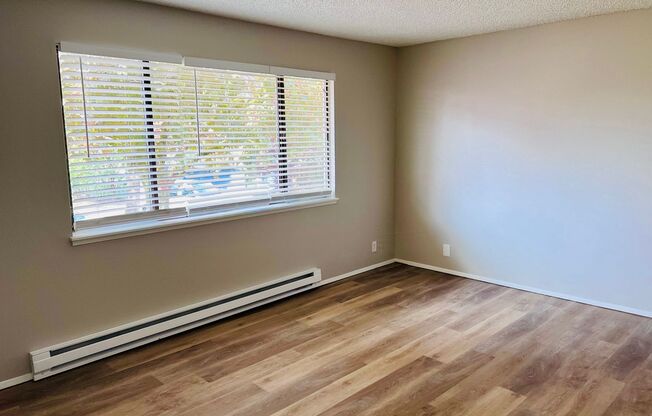 DT Beaverton-Old Town Super Private 2 Bedroom w/Deck
