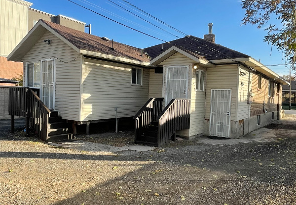 154 W CTR ST
