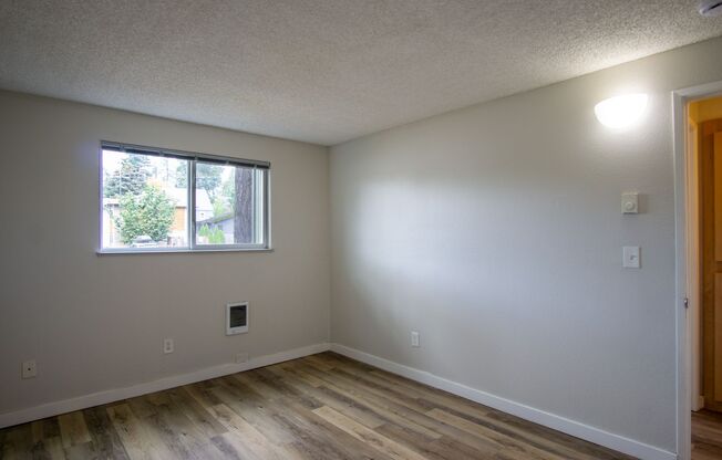 2 beds, 1 bath, $1,425, Unit 3932