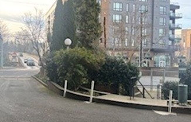 2 beds, 1 bath, 850 sqft, $1,650, Unit 517