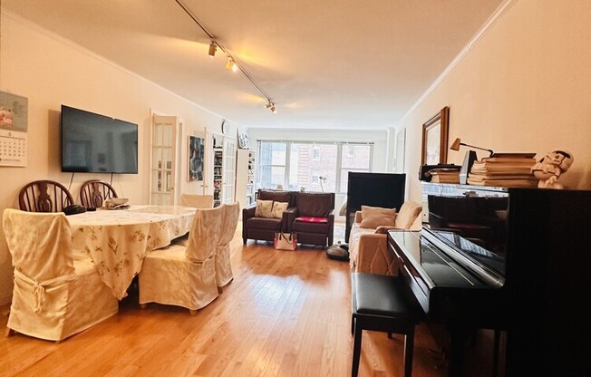 2 beds, 2 baths, $5,975, Unit 9E