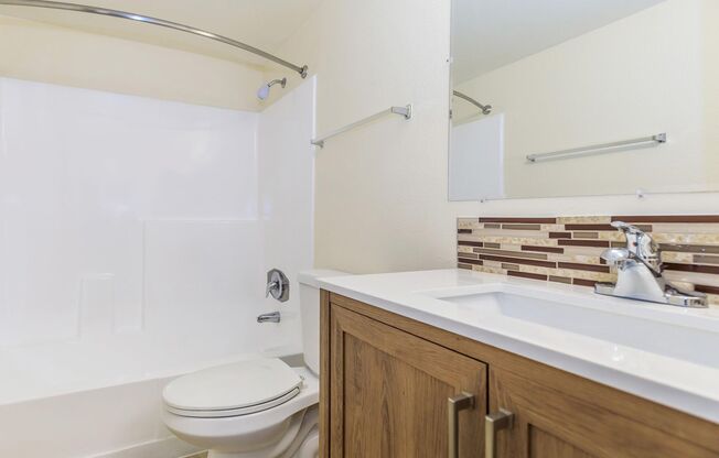 2 beds, 1 bath, 760 sqft, $1,210, Unit 2126