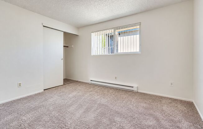 2 beds, 1 bath, 794 sqft, $1,295, Unit 25