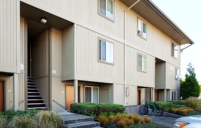 2 beds, 1 bath, 1,050 sqft, $1,595, Unit 10301