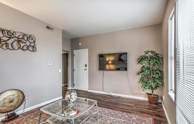 1646 S 39 ST