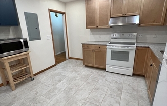 3 beds, 2 baths, 1,696 sqft, $3,700, Unit 407