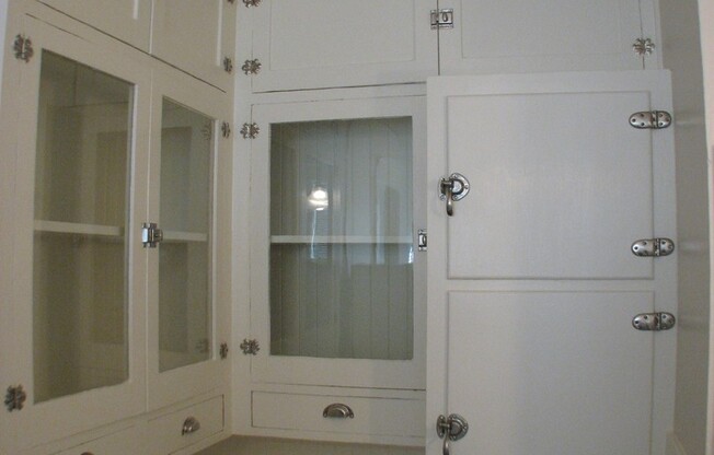 Studio, 1 bath, 445 sqft, $1,350