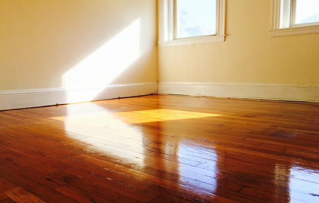 2 beds, 1 bath, 710 sqft, $3,100, Unit 01-005