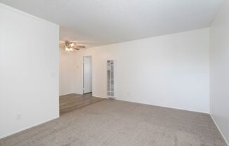 1 bed, 1 bath, 560 sqft, $1,750, Unit 33