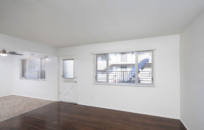 *OPEN HOUSE: 11/14 3-6PM* Beautiful 2 Br in College Area w/ Parking