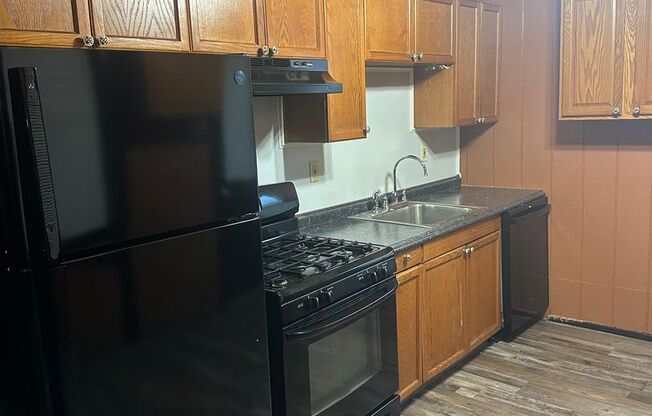 3 beds, 1 bath, $1,500