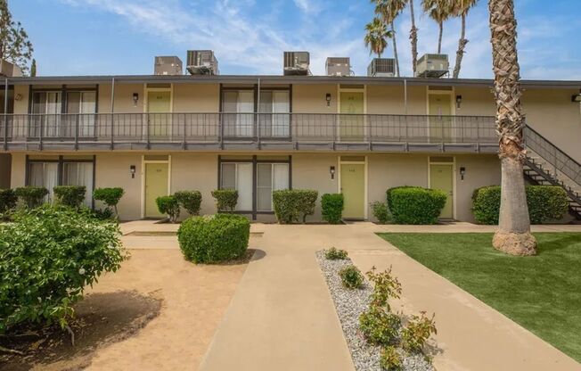 2 beds, 1 bath, 835 sqft, $1,165, Unit 22-223