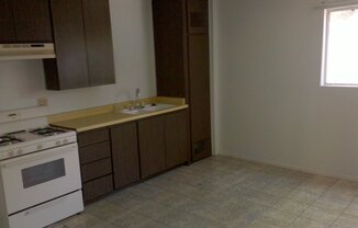 2 beds, 1 bath, $2,395, Unit 06