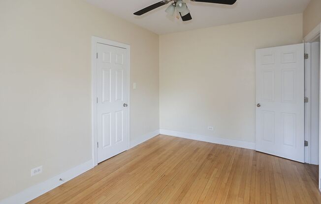 2 beds, 1 bath, 910 sqft, $2,595, Unit 1925-1