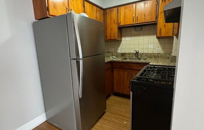 2 beds, 1 bath, $1,400, Unit 104