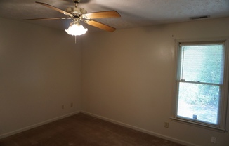 3 beds, 2 baths, $1,350