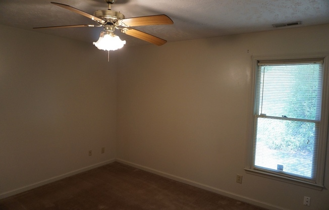 3 beds, 2 baths, $1,350