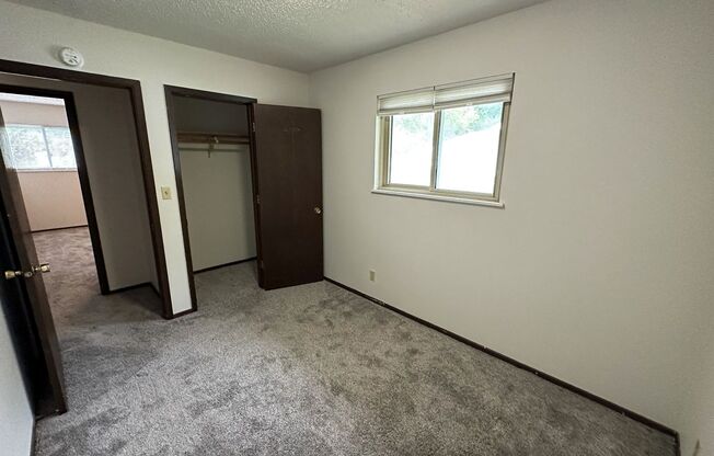 3 beds, 1 bath, $1,080