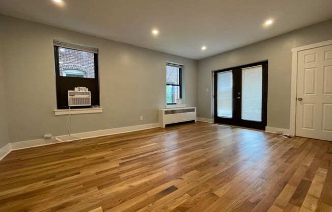 2 beds, 1 bath, 750 sqft, $2,199, Unit 5641 Hobart St. #B2