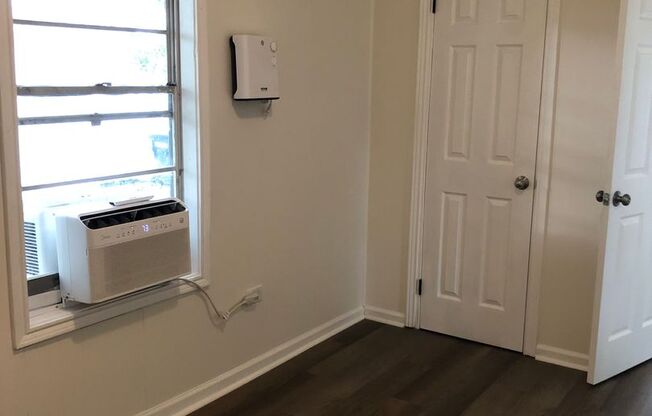 2 beds, 1 bath, $750