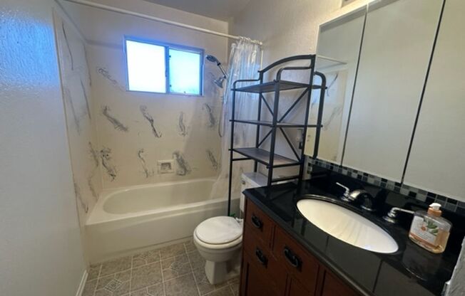 3 beds, 2 baths, $2,600