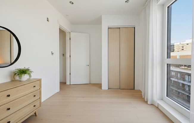 2 beds, 2 baths, 951 sqft, $4,950, Unit 501