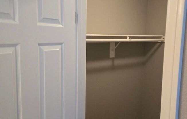 2 beds, 1 bath, $2,100, Unit UNIT 37