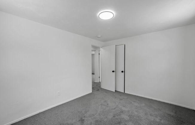 2 beds, 1 bath, 850 sqft, $949, Unit 10601 Lindberg Ave. A3- Apt. 3