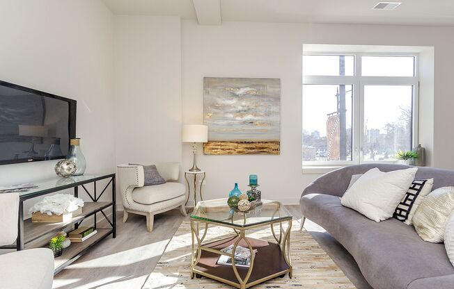 1 bed, 1 bath, 751 sqft, $2,100, Unit 402