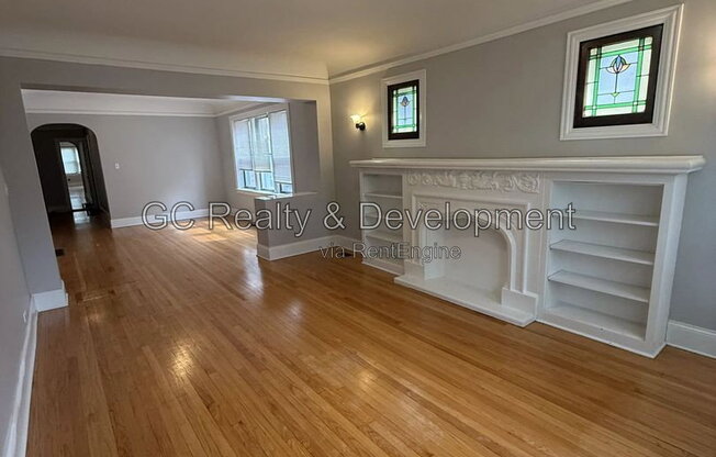2326 W 25 ST