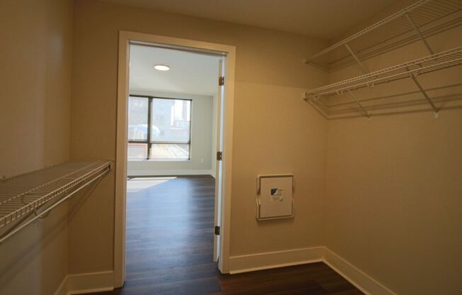 1 bed, 1 bath, 725 sqft, $1,795, Unit APT 307