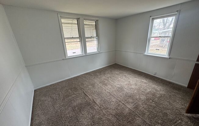 2 beds, 1 bath, $725