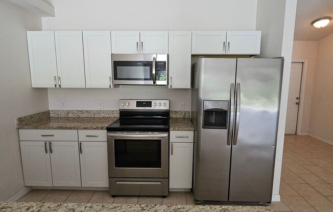 Spacious 3-Bedroom, 2-Bath Duplex in Cape Coral