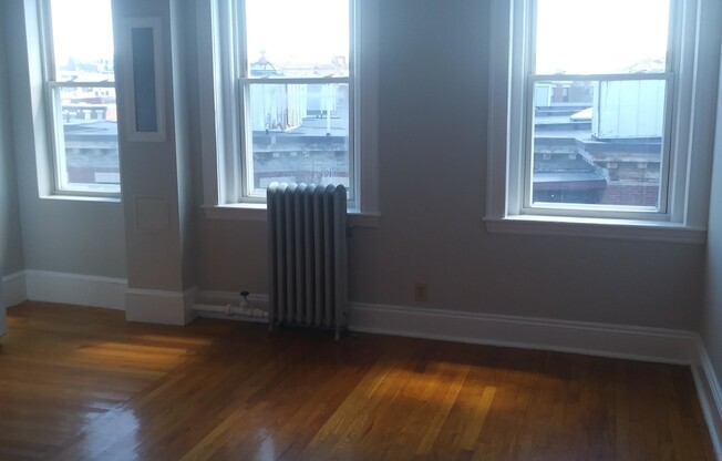 Studio, 1 bath, $2,250, Unit 21