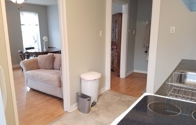 2 beds, 1 bath, $1,250