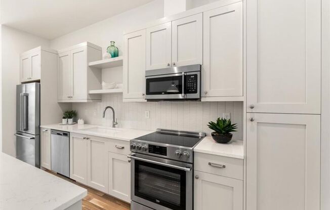 3 beds, 3 baths, 1,961 sqft, $3,200, Unit 403