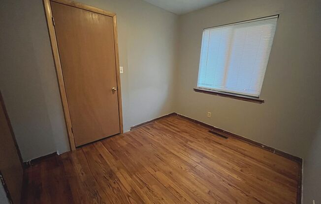 3 beds, 1 bath, $1,050