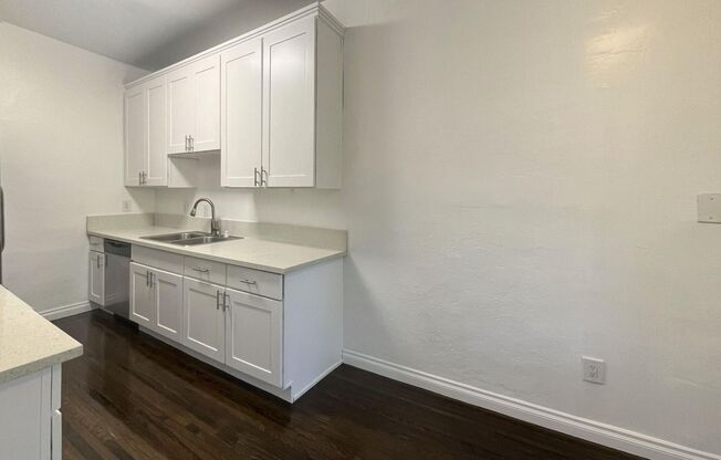 Studio, 1 bath, 450 sqft, $1,995, Unit 206