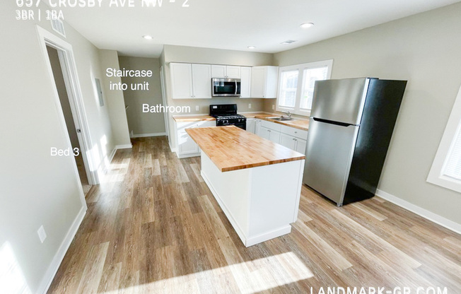 657 CROSBY AVE NW
