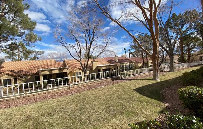 9012 STARMOUNT DR