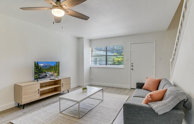 2 beds, 1.5 baths, 1,042 sqft, $1,450, Unit 115