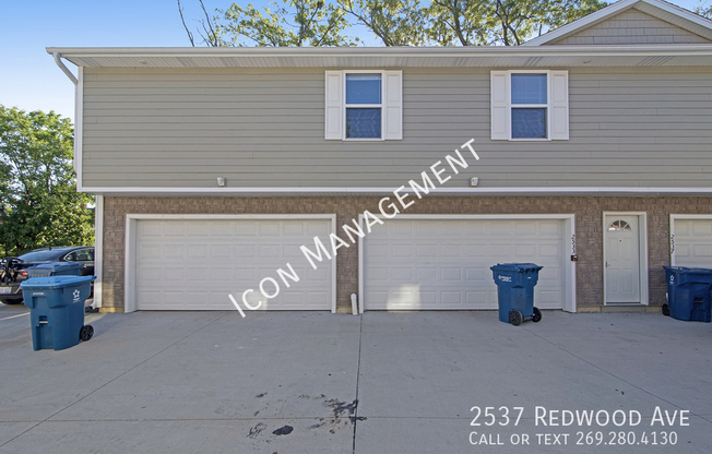 2537 REDWOOD AVE