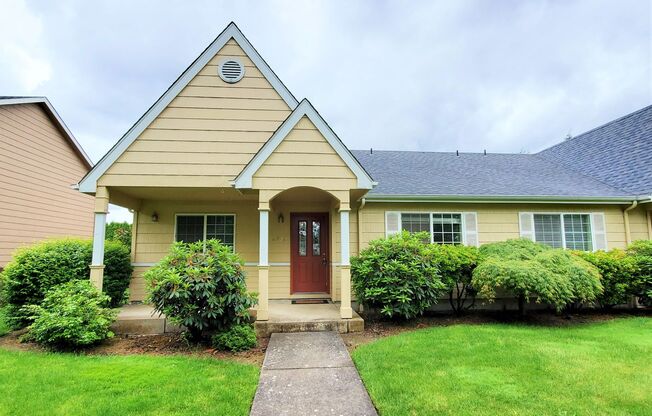 3 Bedroom Duplex with Large Yard