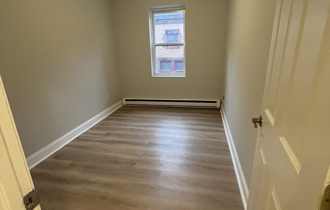 2 beds, 1 bath, $3,450, Unit 201