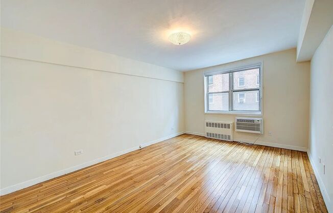 1 bed, 1 bath, $1,700, Unit APARTMENT 3J