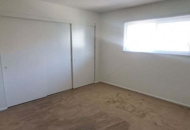 2 beds, 1 bath, $2,500, Unit B