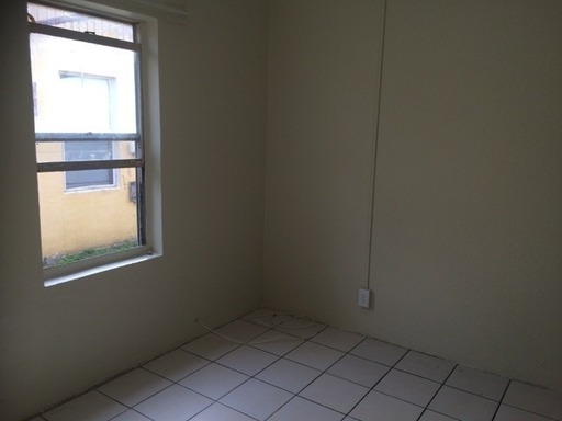 518 NW 8 AVE - MAX
