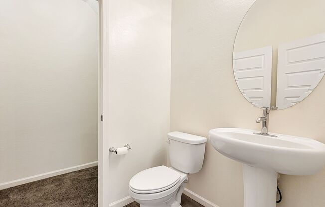 Like new home in convenient Goodyear location!