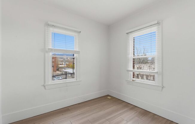 2 beds, 1 bath, $1,575, Unit 20